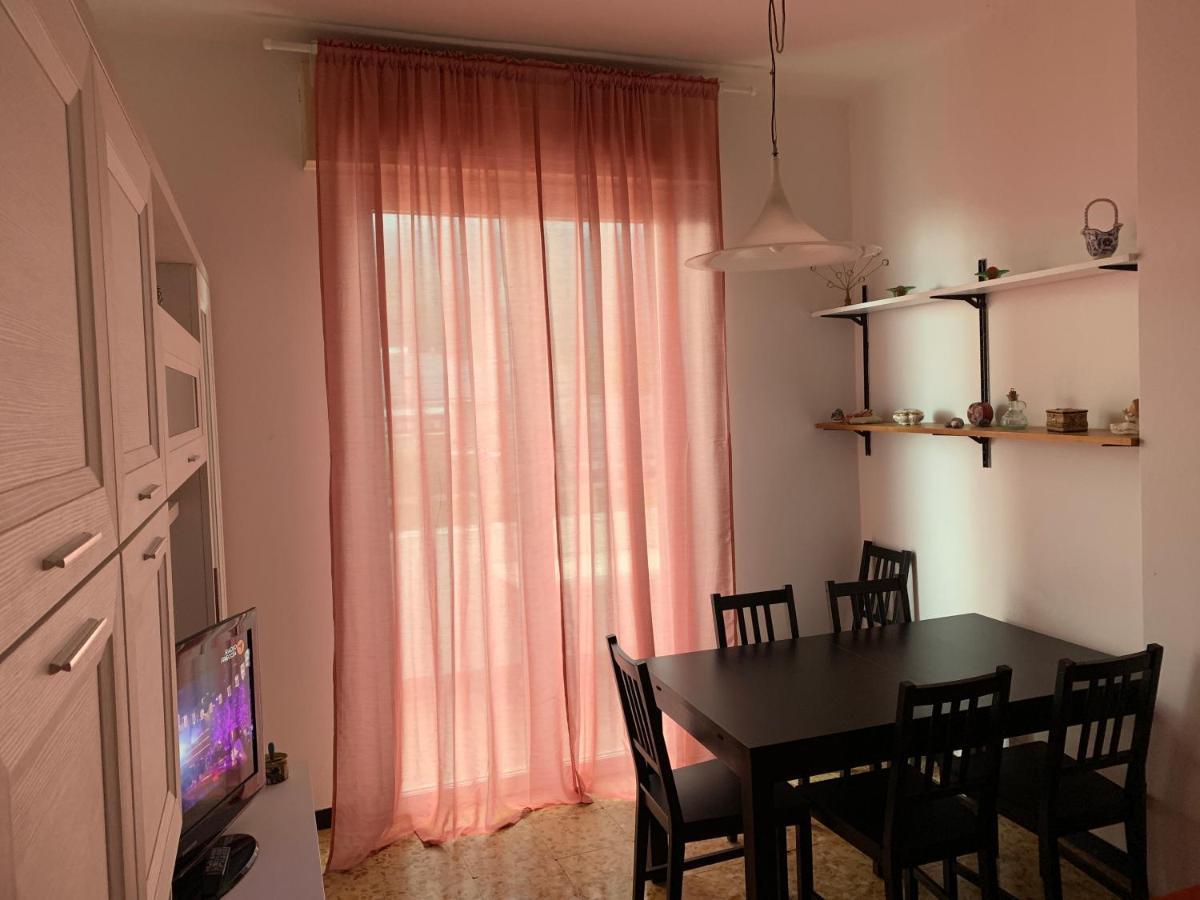 Casa Bianca 6 - Confortevole In Centro A Монелья Экстерьер фото